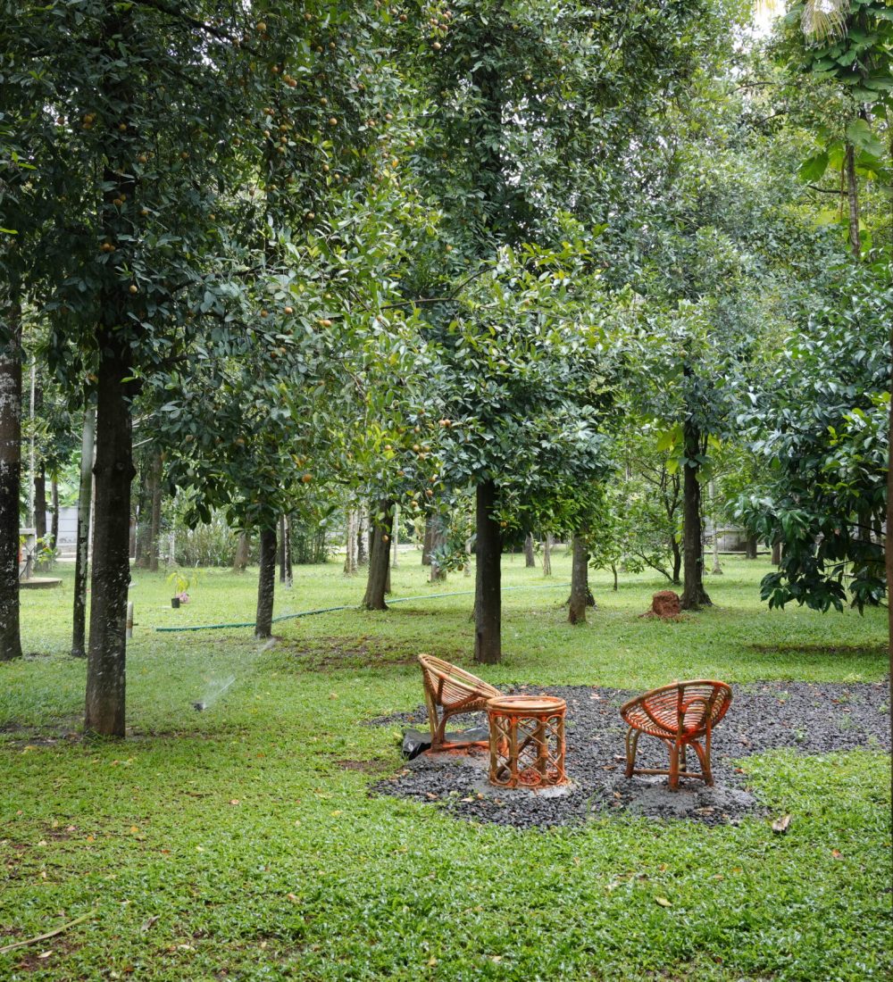 Garden seating area at Sovnear estate
